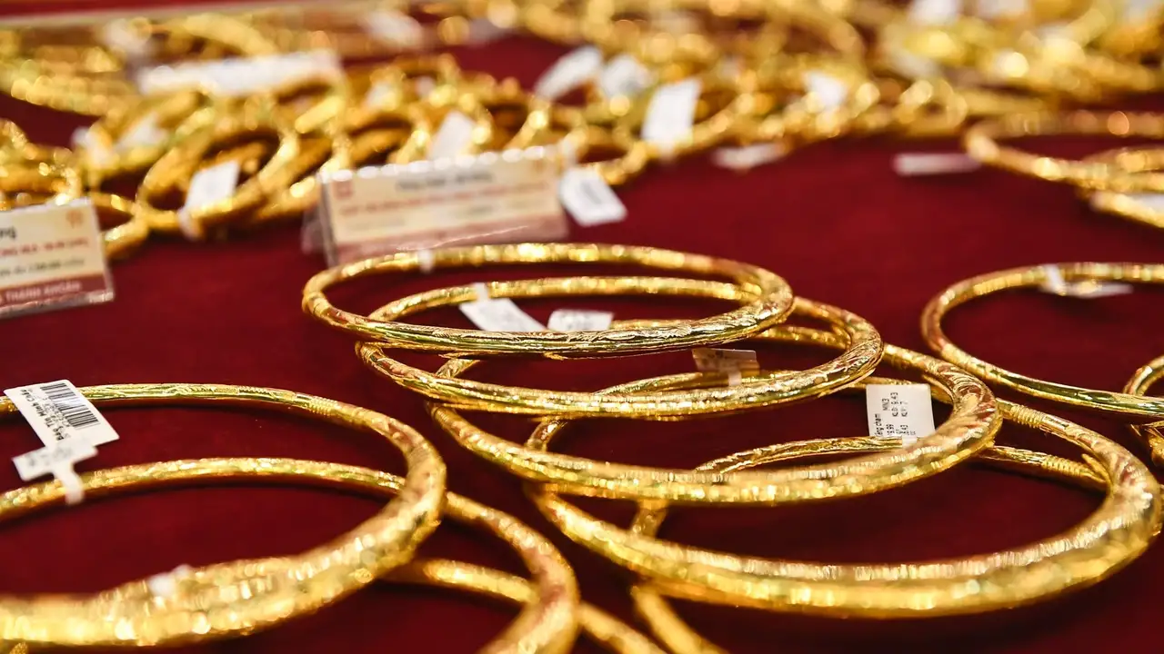 خسارة 7 ملايين دونغ.. أسعار الذهب في بورصة SJC تواصل هبوطها للجلسة الثانية